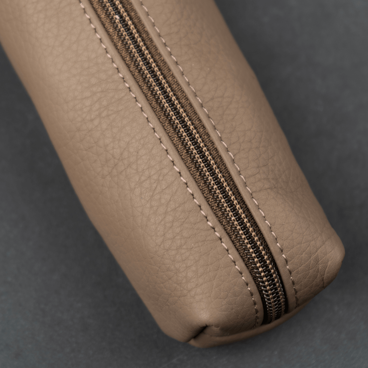 Aurora cream leather makeup bag detail