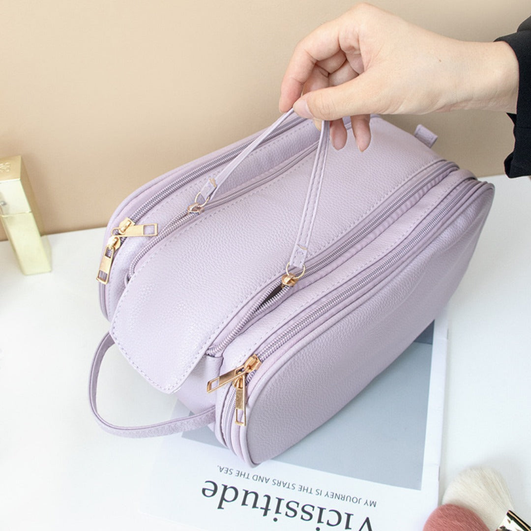 Large-capacity toiletry and makeup bag for travel