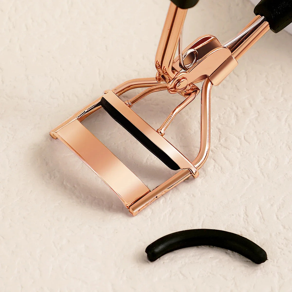 Eyelash Curler + 15 Refill Pads — alternate angle